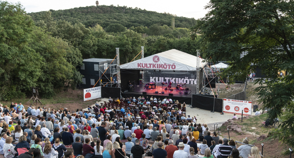 Kultkikötő Amfiteátrum Kultkikötő Amfiteátrum